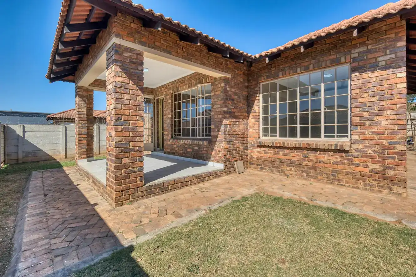 How to Upgrade Your Home's Curb Appeal with Simple DIY Projects